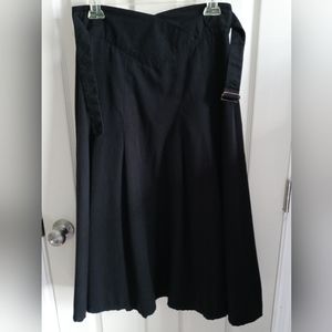 Coco Blue Black Flare style midi skirt. Zipper & attached belt in the back.